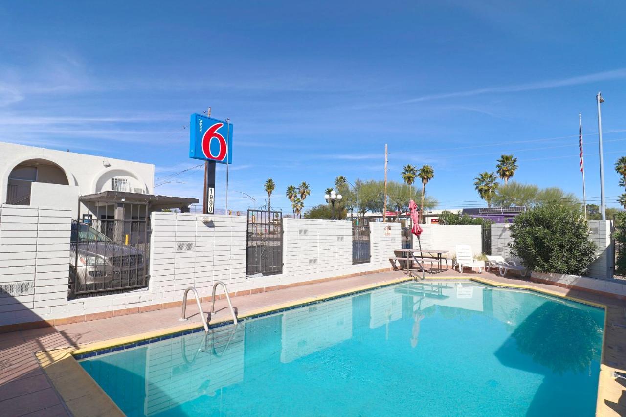 Motel 6 Tucson, Az - East Williams Center Eksteriør billede