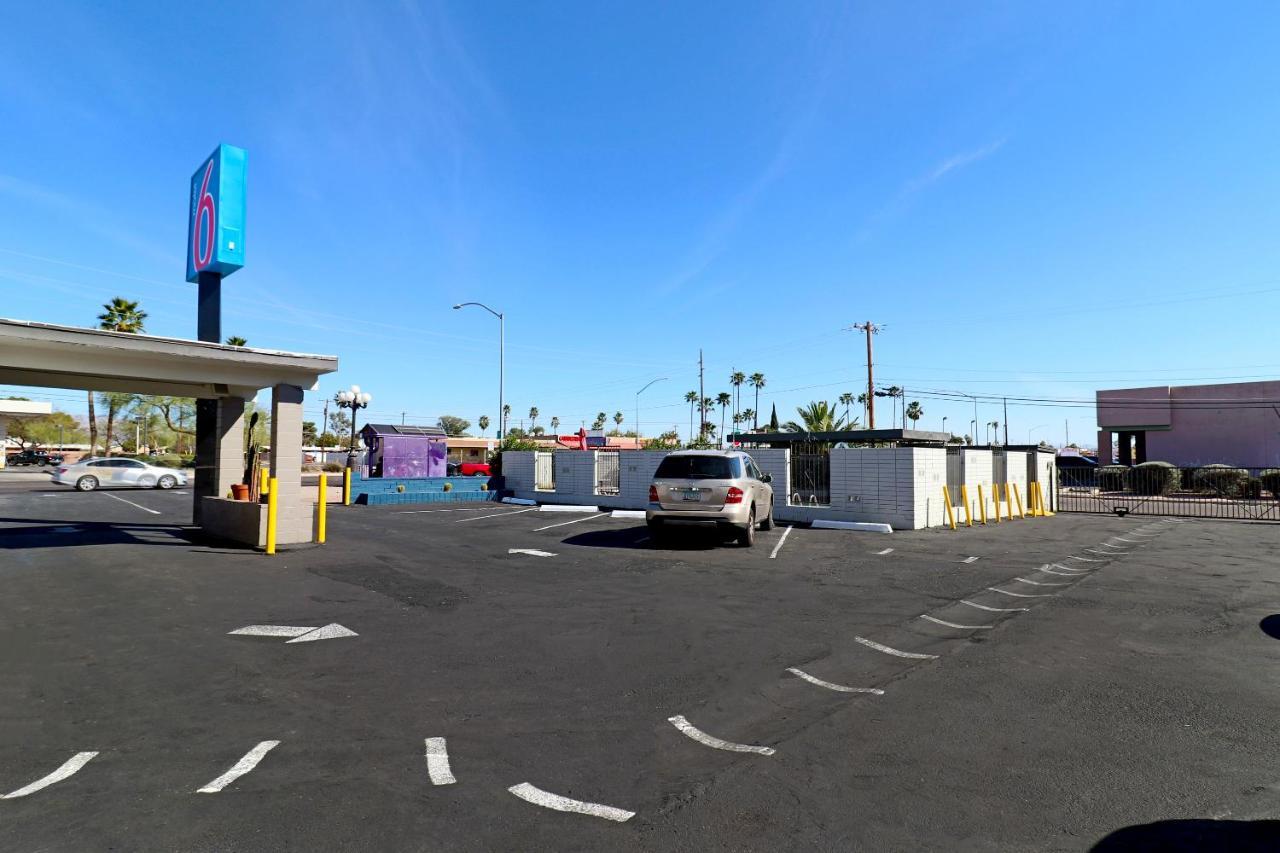 Motel 6 Tucson, Az - East Williams Center Eksteriør billede