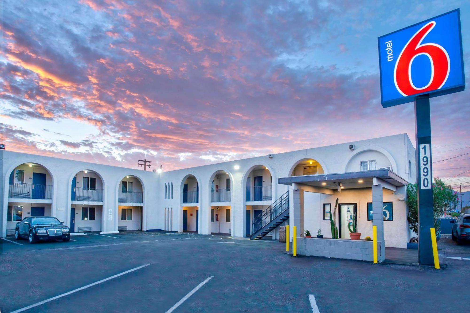 Motel 6 Tucson, Az - East Williams Center Eksteriør billede